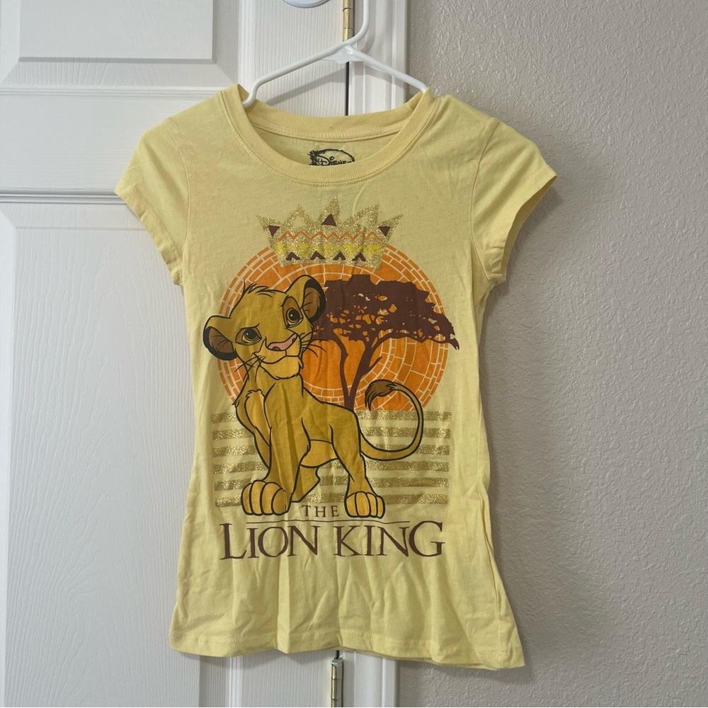 LIKE NEW Disney’s The Lion King Graphic Tee - small